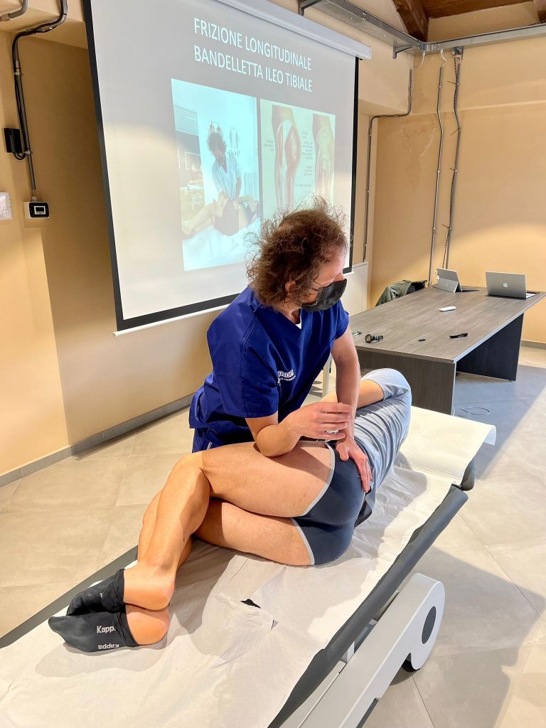 corso terapia manuale e tecniche miotensive mtmt 03 corso digitopressione Corso massaggio corso fasciale Corso massoterapia massoterapia